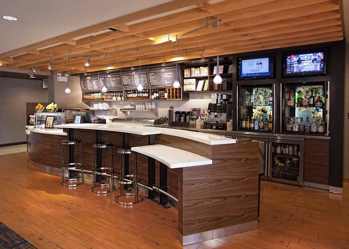 Courtyard By Marriott Fayetteville
